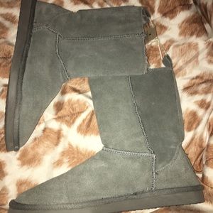 NWT size 10 American eagle boots